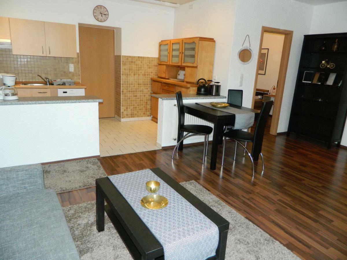 Unter Den Linden Apartment Халбе Екстериор снимка